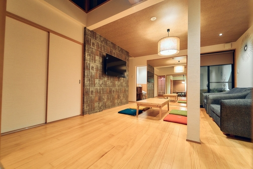 【1棟貸し京町家】土間の台所と上下階に坪庭のある京都らしい宿
